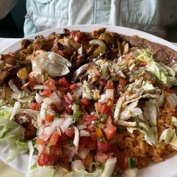 DOS Primos Mexican Restaurant - Lunch fajita mix - Mexican Near Me - Owensville, Missouri DOS Primos Mexican Restaurant - Lunch fajita mix - Mexican Near Me - Owensville, Missouri