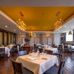 Barka - Elegant dining room