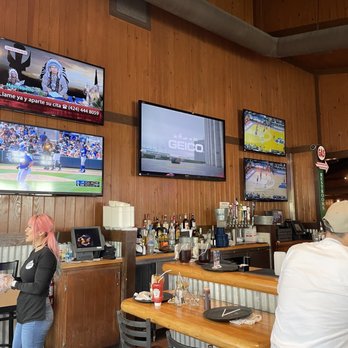 Famous Daves - Lots of TVs for March Madness or other sports events - Barbeque Near Me - Long Beach, California