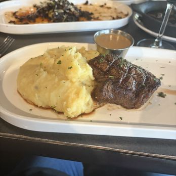 The Bradley Kitchen Bar - 6 oz fillet with Yukon mashed potatoes - New American Near Me - Fort Lauderdale, Florida The Bradley Kitchen Bar - 6 oz fillet with Yukon mashed potatoes - New American Near Me - Fort Lauderdale, Florida