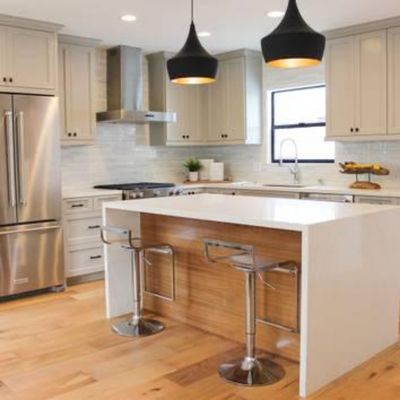 Build Strong Construction Logo