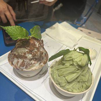 Oakobing - Single oreo tiramisu shaved ice (left), single green tea shaved ice (right) - Shaved Ice Near Me - Los Angeles, California