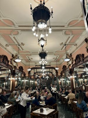 Majestic Café by null