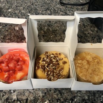 Not Cho Cheesecake - Strawberry no shortcake, Tennessee whiskey, not yo mama banana pudding in cheesecake "we" sizes - Desserts Near Me - Bethany, Oklahoma