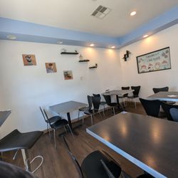 Banh Mi Hoa Phat - Inside seating
