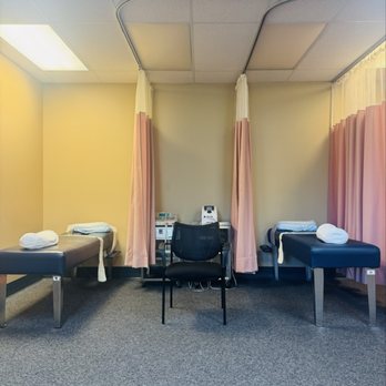 Chapel, McMurtrie and Bartlett Chiropractic - E-stim time! - Rehabilitation Center Near Me - Chesterfield, Missouri Chapel, McMurtrie and Bartlett Chiropractic - E-stim time! - Rehabilitation Center Near Me - Chesterfield, Missouri