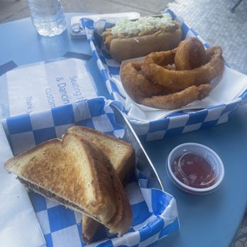 Dancing Dog Ice Cream Cafe - Burger, Hot dog and Onion Rings - Ice Cream & Frozen Yogurt Near Me - Charleston, West Virginia Dancing Dog Ice Cream Cafe - Burger, Hot dog and Onion Rings - Ice Cream & Frozen Yogurt Near Me - Charleston, West Virginia