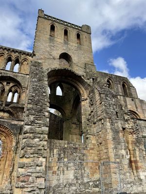 Jedburgh Abbey by null