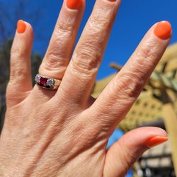 Paradise Nail & Spa - Bright nail color