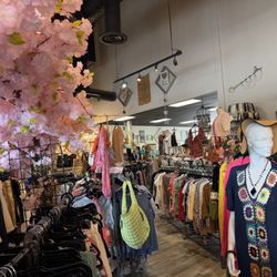 Kelly's Kloset Consignment Boutique - So organized