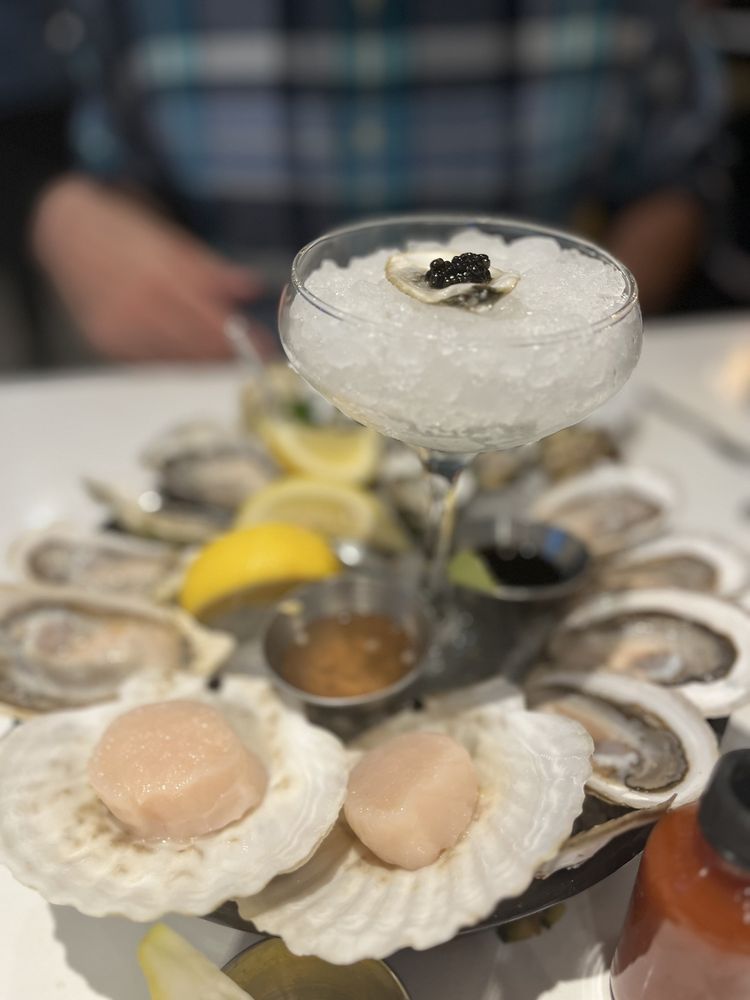 Fanny Bay Oyster Bar & Shellfish Market