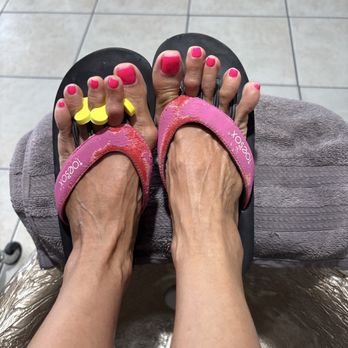 Polished Nail Lounge - Perfect Pedi despite my toe issues - Nail Salons Near Me - North Andover, Massachusetts Polished Nail Lounge - Perfect Pedi despite my toe issues - Nail Salons Near Me - North Andover, Massachusetts