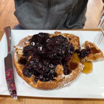 Chicago Waffles - Blueberry chicken waffles - Breakfast & Brunch Near Me - Chicago, Illinois Chicago Waffles - Blueberry chicken waffles - Breakfast & Brunch Near Me - Chicago, Illinois