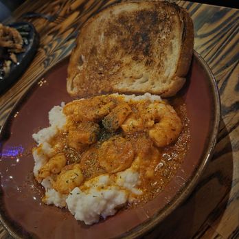 Bosscat Kitchen & Libations - Shrimp and grits - New American Near Me - Irvine, California