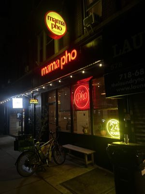 Mama Pho by null