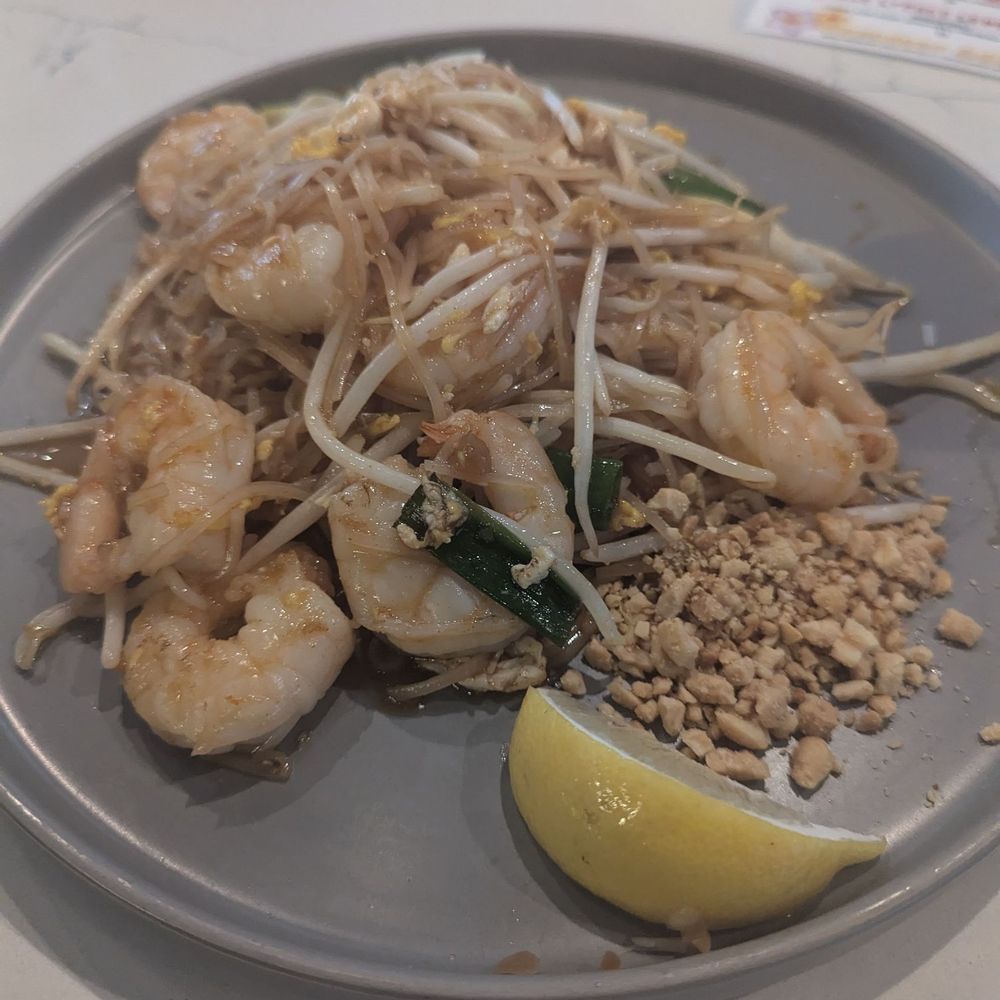 Linjee Thai - Pad Thai with shrimp. Just okay - Thai Near Me - Alexandria, Virginia Linjee Thai - Pad Thai with shrimp. Just okay - Thai Near Me - Alexandria, Virginia