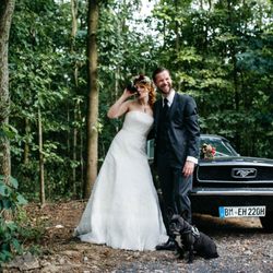 Kamera mit Her - Hochzeitsfoto