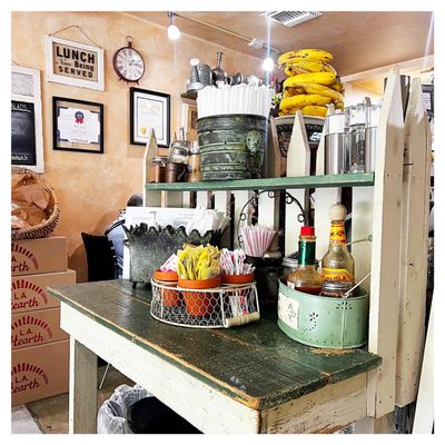 Lily's Cafe by null