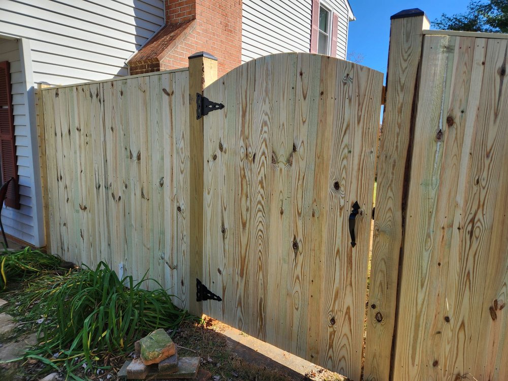 MC FENCE AND DECK Updated August 2024 10 Photos 1719 Warrenton Rd