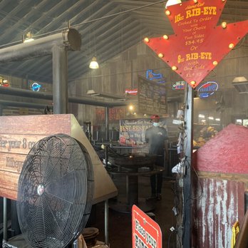 Hard Eight BBQ - Barbeque Near Me - Burleson, Texas