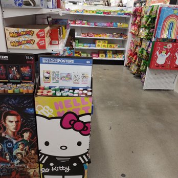 Five Below - Posters & candy #fivebelow @yelpdc #rockville - Department Stores Near Me - Rockville, Maryland
