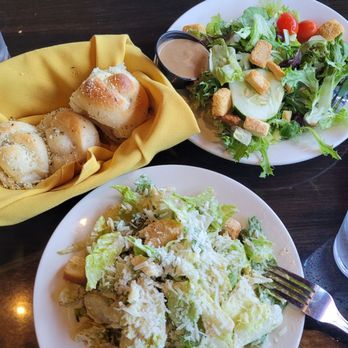 Avicolli's Restaurant - Pizza Near Me - Liverpool, New York