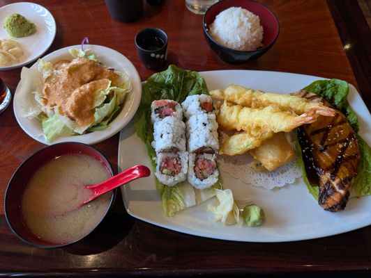 Sake Sushi & Grill by null