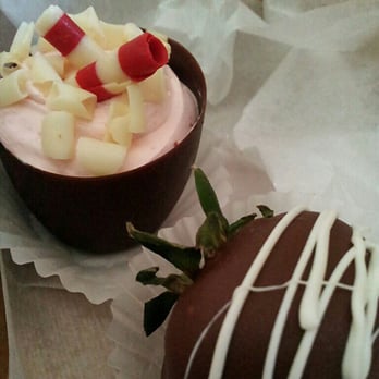 Freed's Bakery - Mini Raspberry Mousse cups a perfect bite size treat for a sweet tooth craving - Bakeries Near Me - Las Vegas, Nevada Freed's Bakery - Mini Raspberry Mousse cups a perfect bite size treat for a sweet tooth craving - Bakeries Near Me - Las Vegas, Nevada