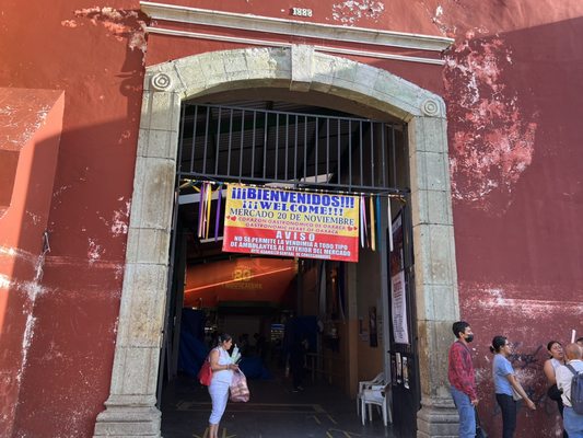 Mercado 20 de Noviembre by null