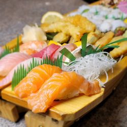 Naka Sushi - Love boat for two