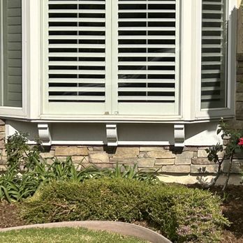 Gill Hardscape Inc - Rock installation under front window. - Masonry/Concrete Near Me - Seal Beach, California Gill Hardscape Inc - Rock installation under front window. - Masonry/Concrete Near Me - Seal Beach, California