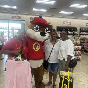Buc-ee’s - Girls trip!!!  Buc-Eee was smelling like high dollar cologne!!! - Gas Stations Near Me - Florence, South Carolina