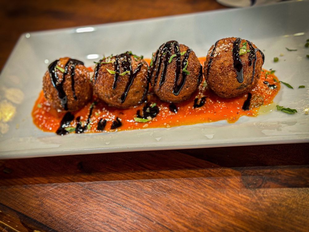 POOCH’S POUR HOUSE Updated September 2024 17 Reviews 42 High St