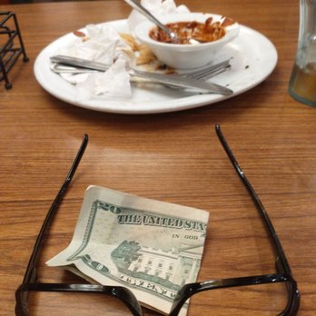 Denny's - Waiting for the bill. - American Near Me - Salem, Illinois