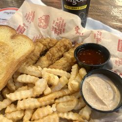Huey Magoo's Chicken Tenders - Ocoee - Chicken strip combo with fries