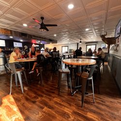 218 Venture Bar and Eatery - Interior