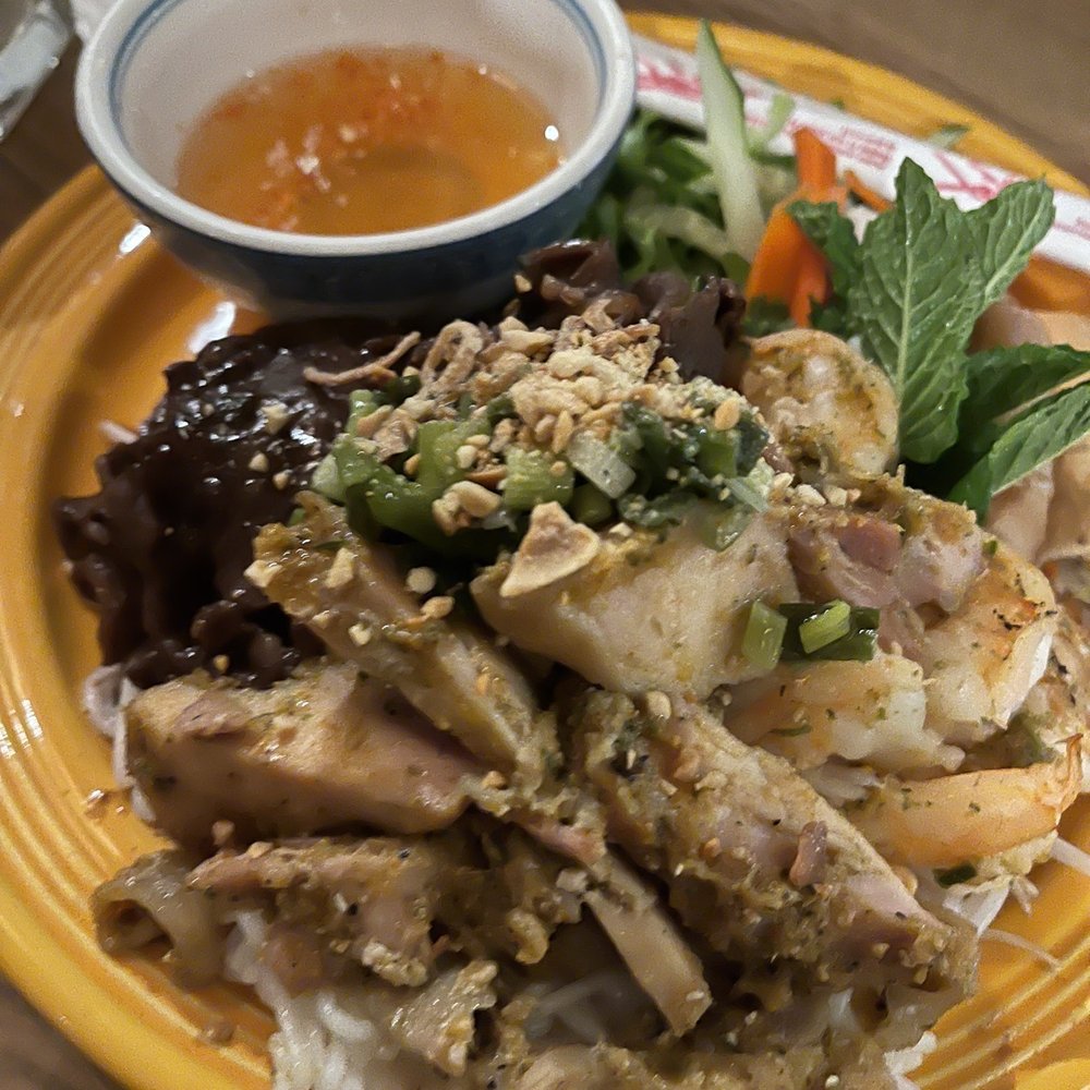 Miss Phay Cafe - Combo vermicelli - Asian Fusion Near Me - Davenport, Iowa Miss Phay Cafe - Combo vermicelli - Asian Fusion Near Me - Davenport, Iowa