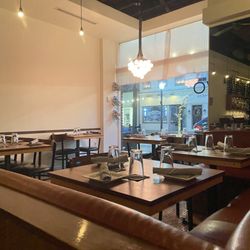 Vivo Kitchen - Booth for 3 or table for 2?