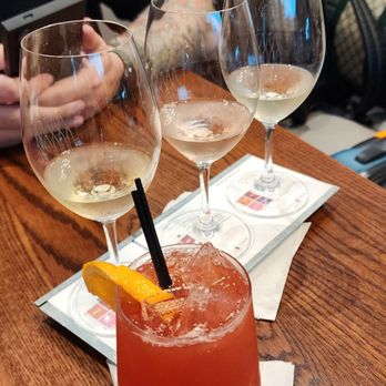 Vino Volo - Gate C1 - Wine Bars Near Me - Jacksonville, Florida Vino Volo - Gate C1 - Wine Bars Near Me - Jacksonville, Florida