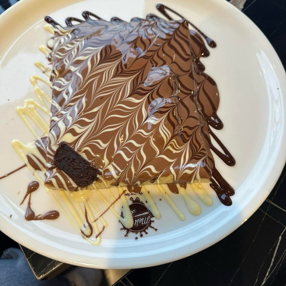 Melt n Dip - Melt n Dip Brownie Crepe (11) - Ice Cream & Frozen Yogurt Near Me - Aurora, Illinois