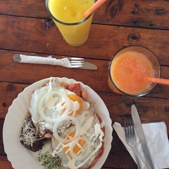 Parque de la Candelaria - Delicious chilaquiles rojas - Landmarks & Historical Buildings Near Me - Valladolid, YUC