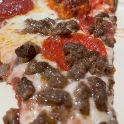 Little Italy & Italian Restaurant - Awesome pizza special !!