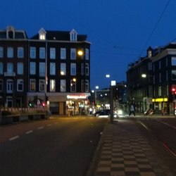 Saravanaa Bhavan - The restaurant is located on the corner of Stadhouderskade and Van Woustraat