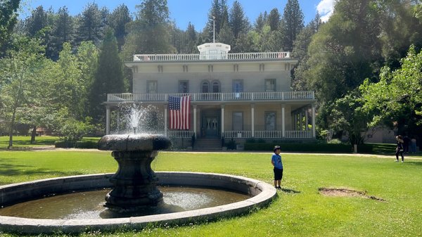 Bowers Mansion by null