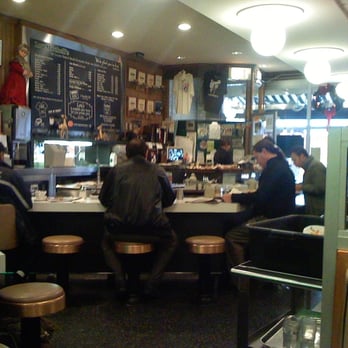Lou Mitchell's - Sitting at the counter - Breakfast & Brunch Near Me - Chicago, Illinois