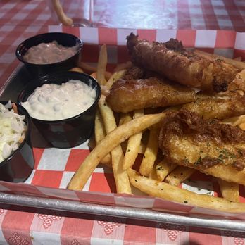 Bubba’s Bones & Brews - IPA battered fish 'n chips (with an extra tartare sauce) - Gastropubs Near Me - Cathedral City, California Bubba’s Bones & Brews - IPA battered fish 'n chips (with an extra tartare sauce) - Gastropubs Near Me - Cathedral City, California