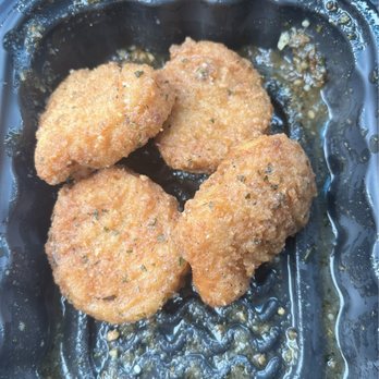 Wendy's - Garlic Parm Saucy Nuggs 4 Piece - Burgers Near Me - Litchfield, Illinois