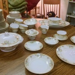 Countryside Antiques - Antique dishes that just scream Sunday dinner!  Check out the old cookbooks in the background.  They are always fun to read and review.