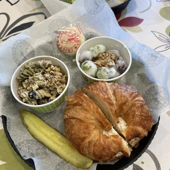 Chicken Salad Chick - Sassy Scotty - Southern Near Me - Pimmit, Virginia