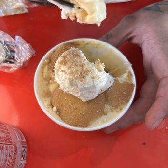 Howlin' Ray's - Banana pudding - Southern Near Me - Los Angeles, California Howlin' Ray's - Banana pudding - Southern Near Me - Los Angeles, California